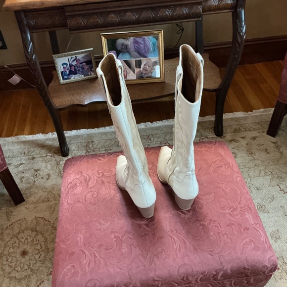 Crown Vintage Sila Embroidered Western Boots in White Sz 7 EUC - Picture 10 of 15
